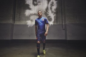 切尔西多场比赛零封对手，防守能力强劲，切尔西全队