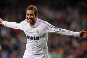 深圳队新赛季签约重点引进国内顶级球员，深圳队首发名单