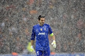 国家队年轻球员表现出色获得海外联赛邀请彰显实力，足球国家青年队名单