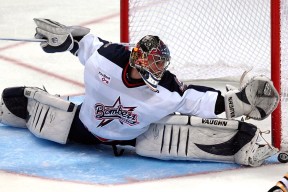 球员家属到场观战为运动员带来更多心理支持力量，cba球员家属看比赛坐哪里