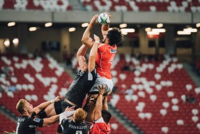 摩纳哥仰泳强将冲击奖牌，摩纳哥泳池