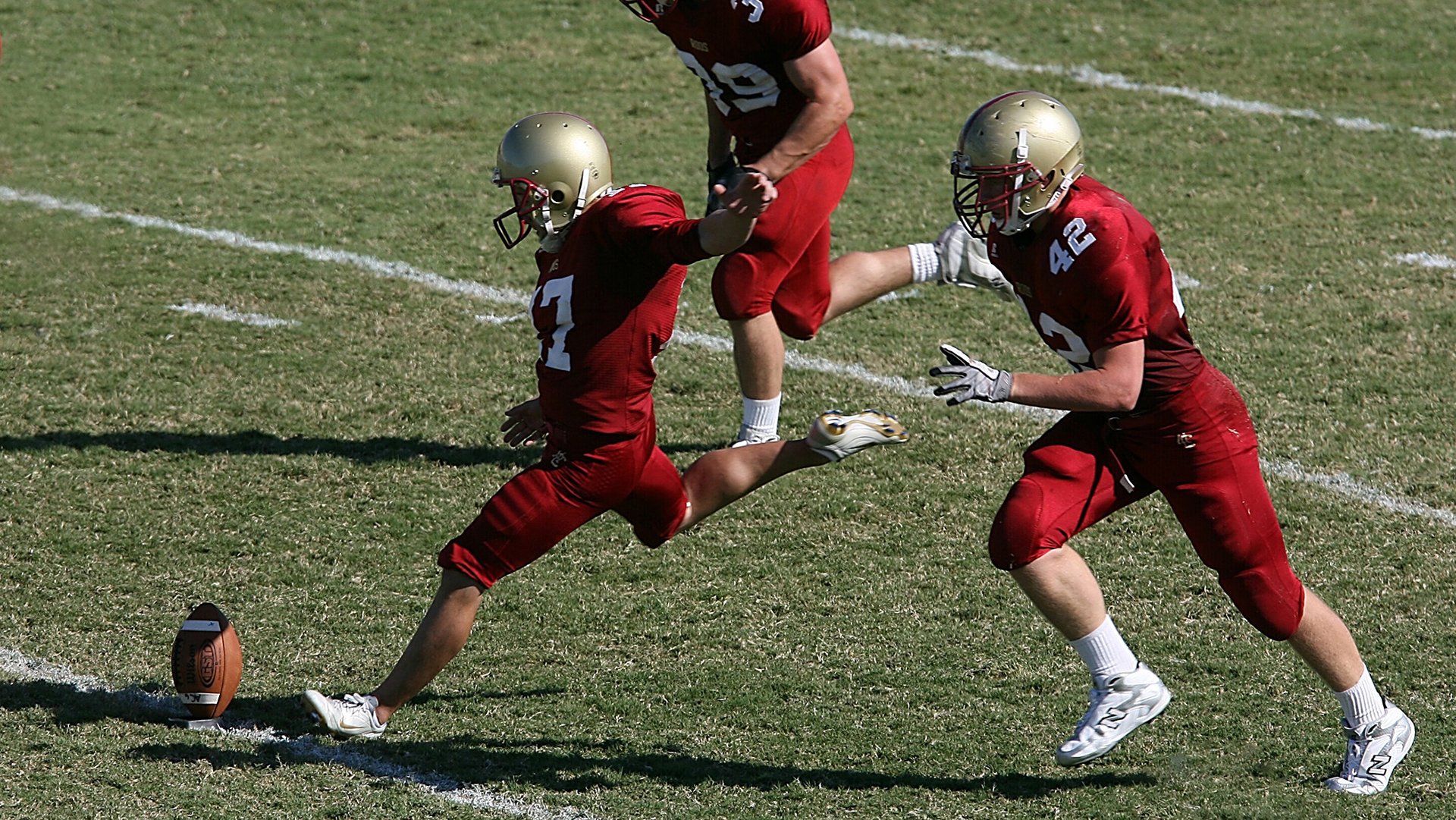 五大联赛球员心态起伏所带来的赛季表现波动规律，五大联赛各位置赛季十佳球员