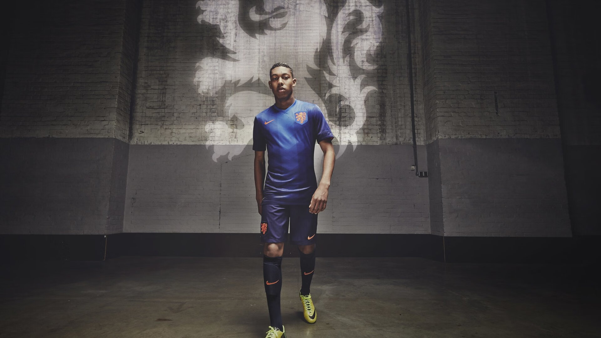 切尔西多场比赛零封对手，防守能力强劲，切尔西全队