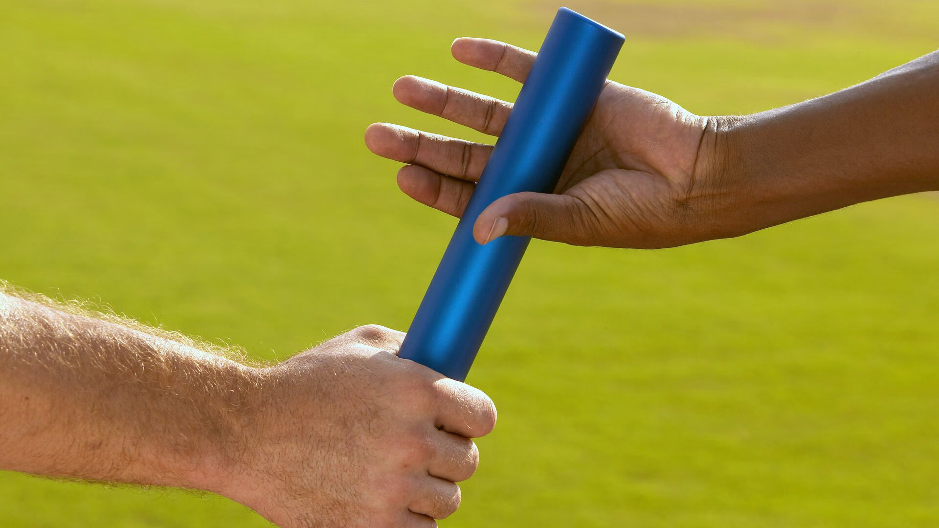 国际比赛纪念展在主办城市巡展，吸引大量观众，国际大赛视频